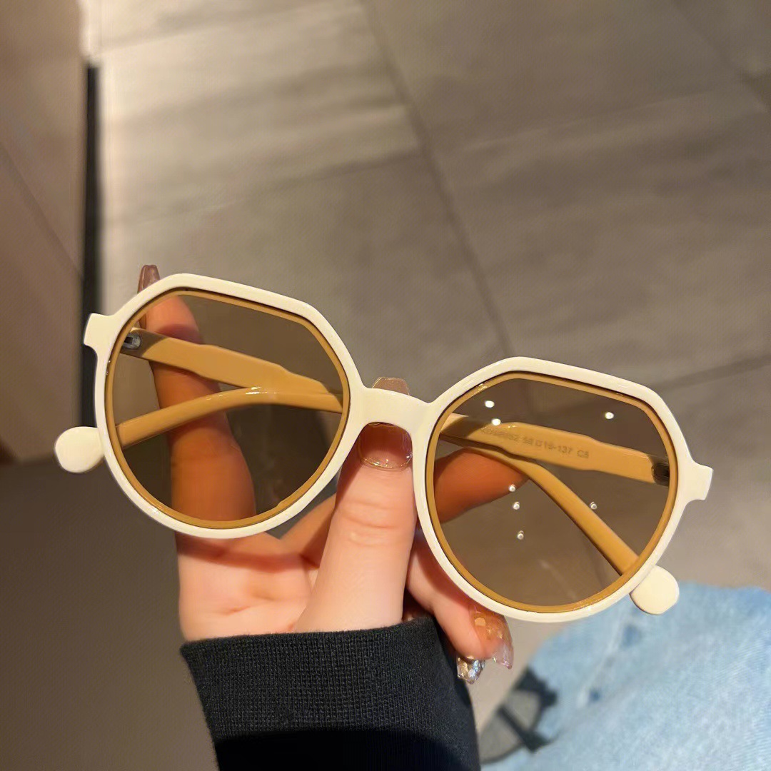 New Internet-Famous Sunglasses Women's Fashionable Uv Protection Vintage Street Shot Sunglasses Ins Advanced to Make Big Face Thin-Looked Glasses