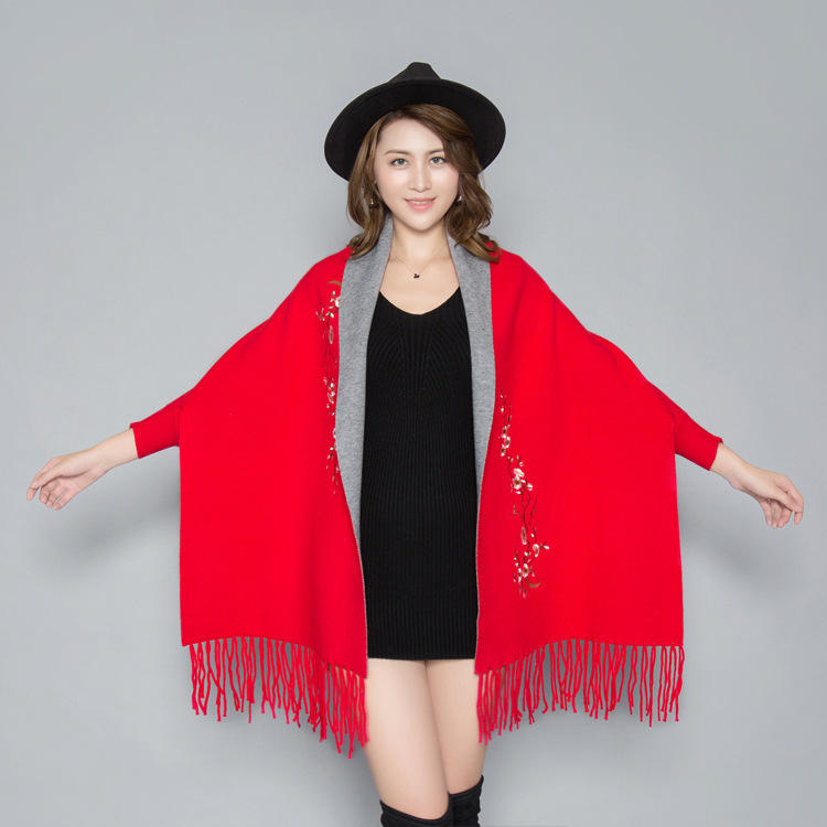 秋冬长款流苏刺绣带袖披肩女 加厚保暖针织斗篷 蝙蝠衫开衫外套