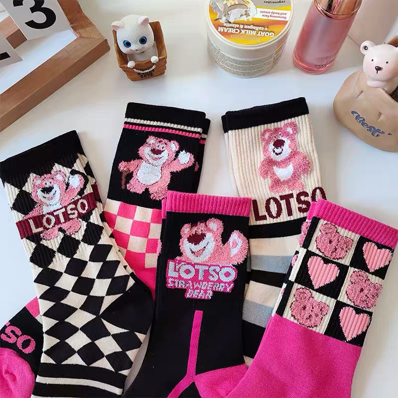 袜子女秋冬小熊条纹字母粉色女中筒袜欧货潮袜棋盘格