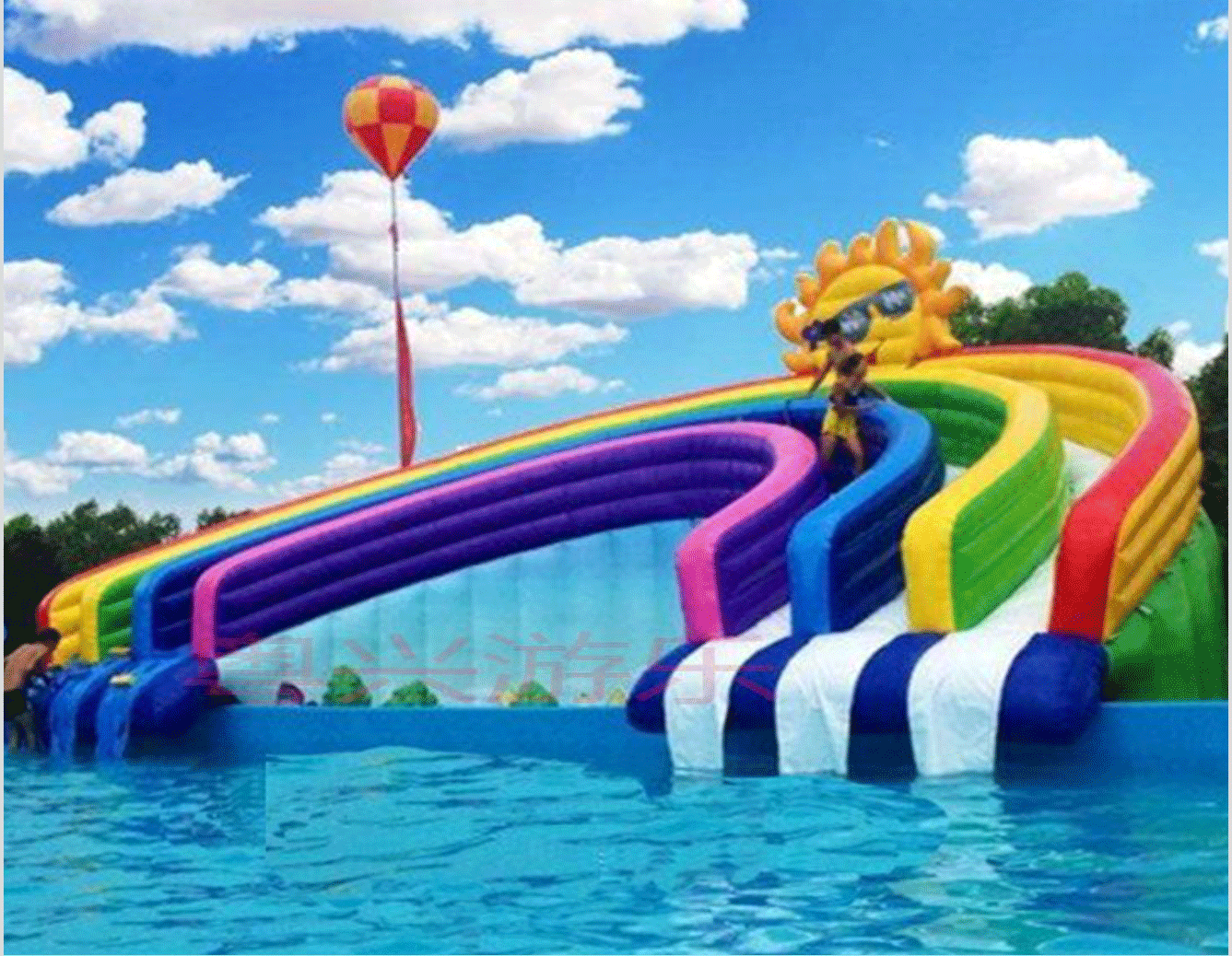 水上乐园彩虹滑梯充气水池支架水池水上水上闯关漂浮玩具厂家