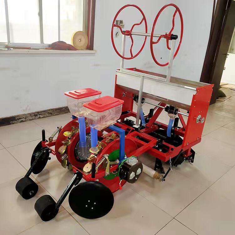 水果玉米膜上点播机 辣椒起垄喷药施肥覆膜机 秋葵豌豆播种机