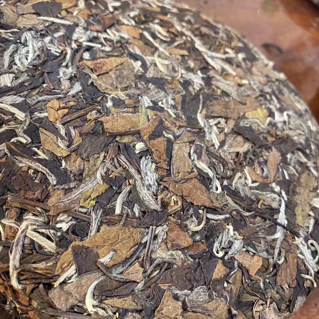 2018年春贡眉福建白茶茶饼高山白茶日晒贡眉茶叶350g批发