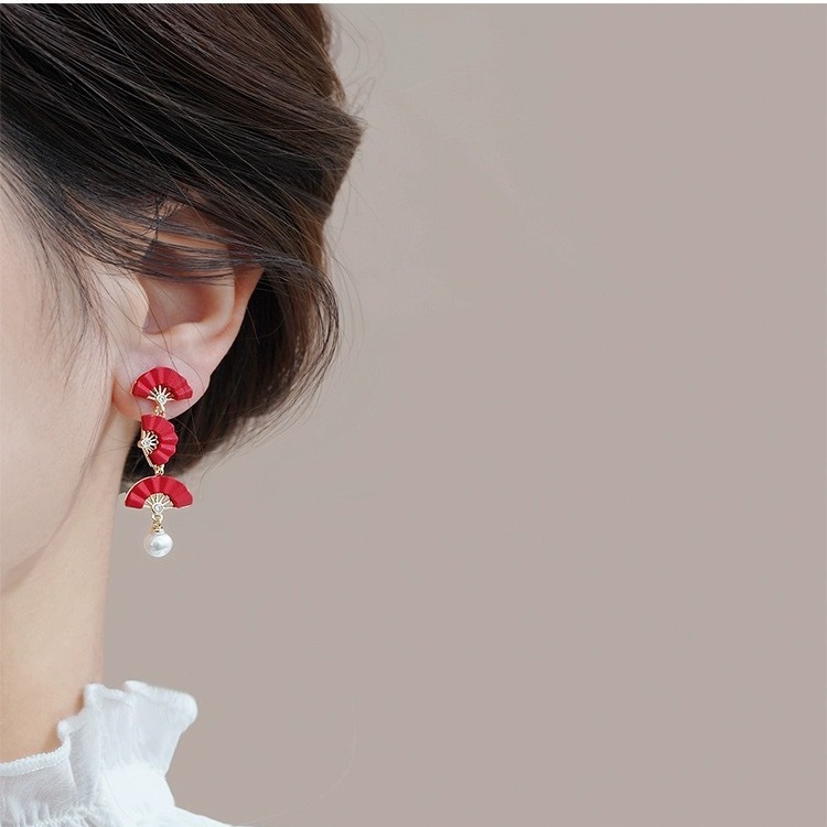 New Chinese Red Irregular Fan Shaped Stud Earrings National Style Design Sense Bridal Earrings Fairy Wear Cheongsam Earrings