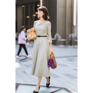 春秋新款长袖圆领连衣裙女春秋复古时尚气质感打底裙子女-阿里巴巴