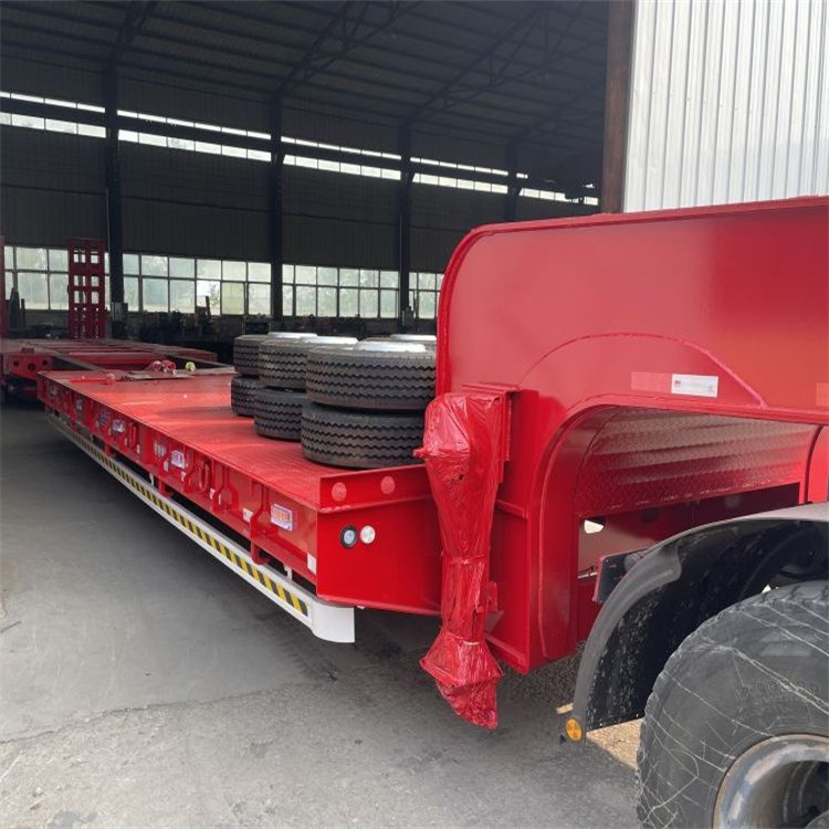 平板半挂车现车出口 三桥五桥低平板半挂车 空气悬架带提升