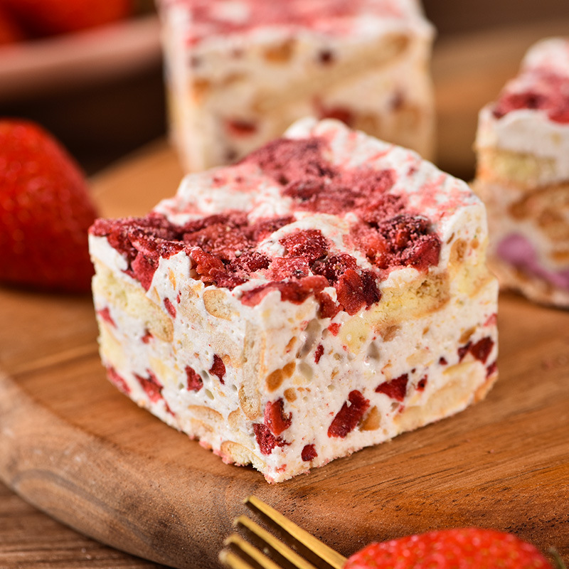 网红手工蔓越莓雪花酥零食饼干散装沙琪玛牛轧糖休闲食品小吃整箱