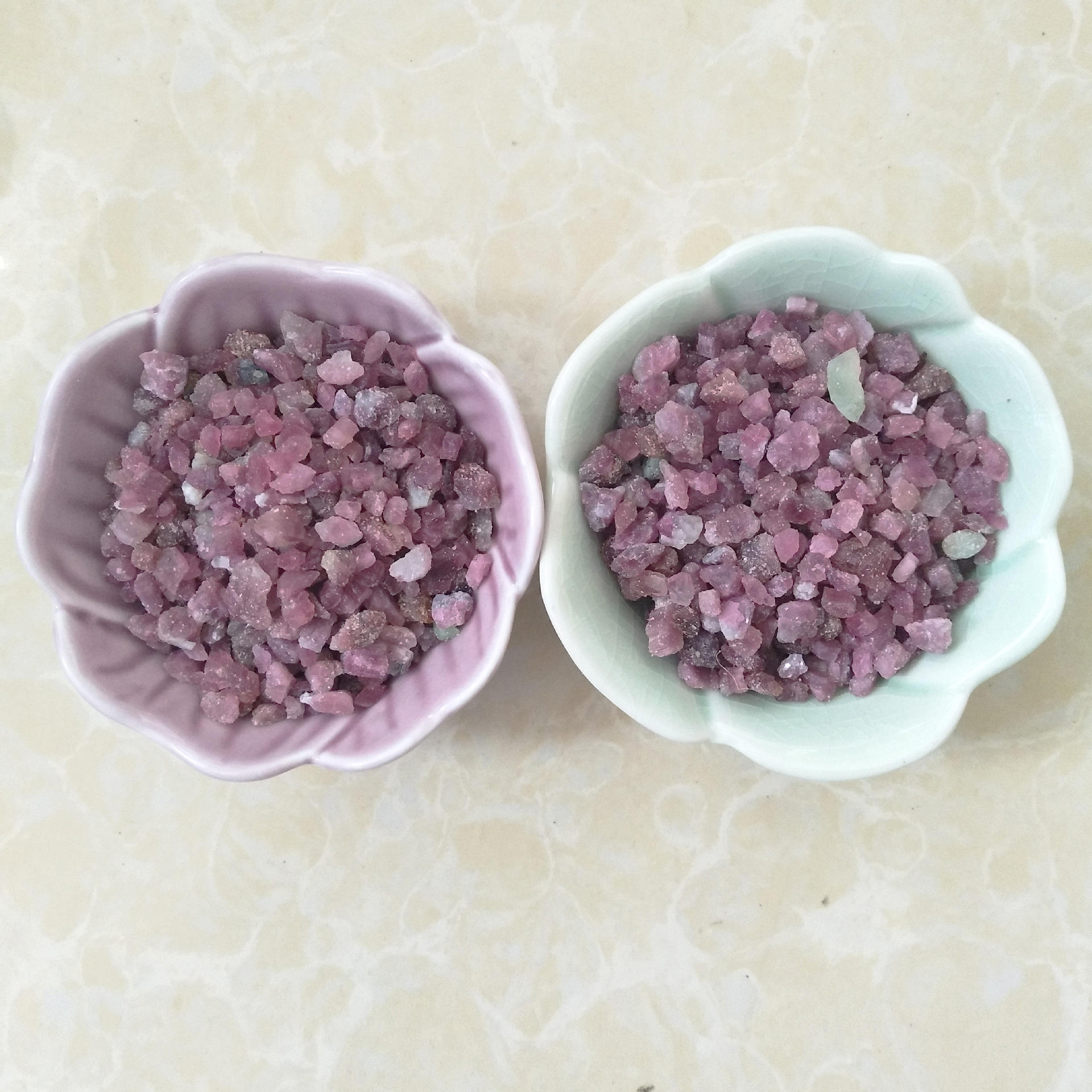 供应配饰装饰用彩色电气石 水处理托玛琳颗粒 粉红碧玺原石