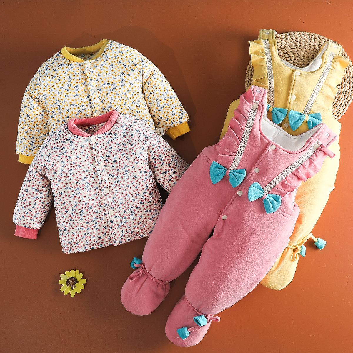 新生儿手工棉花衣服冬装初生儿包脚背带棉裤套装婴儿连脚棉袄棉衣