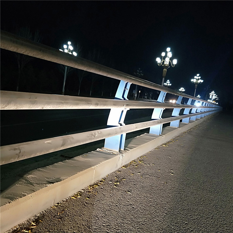 厂家销售 立柱天桥灯光防护栏 河道景观灯光护栏 不锈钢护栏立柱