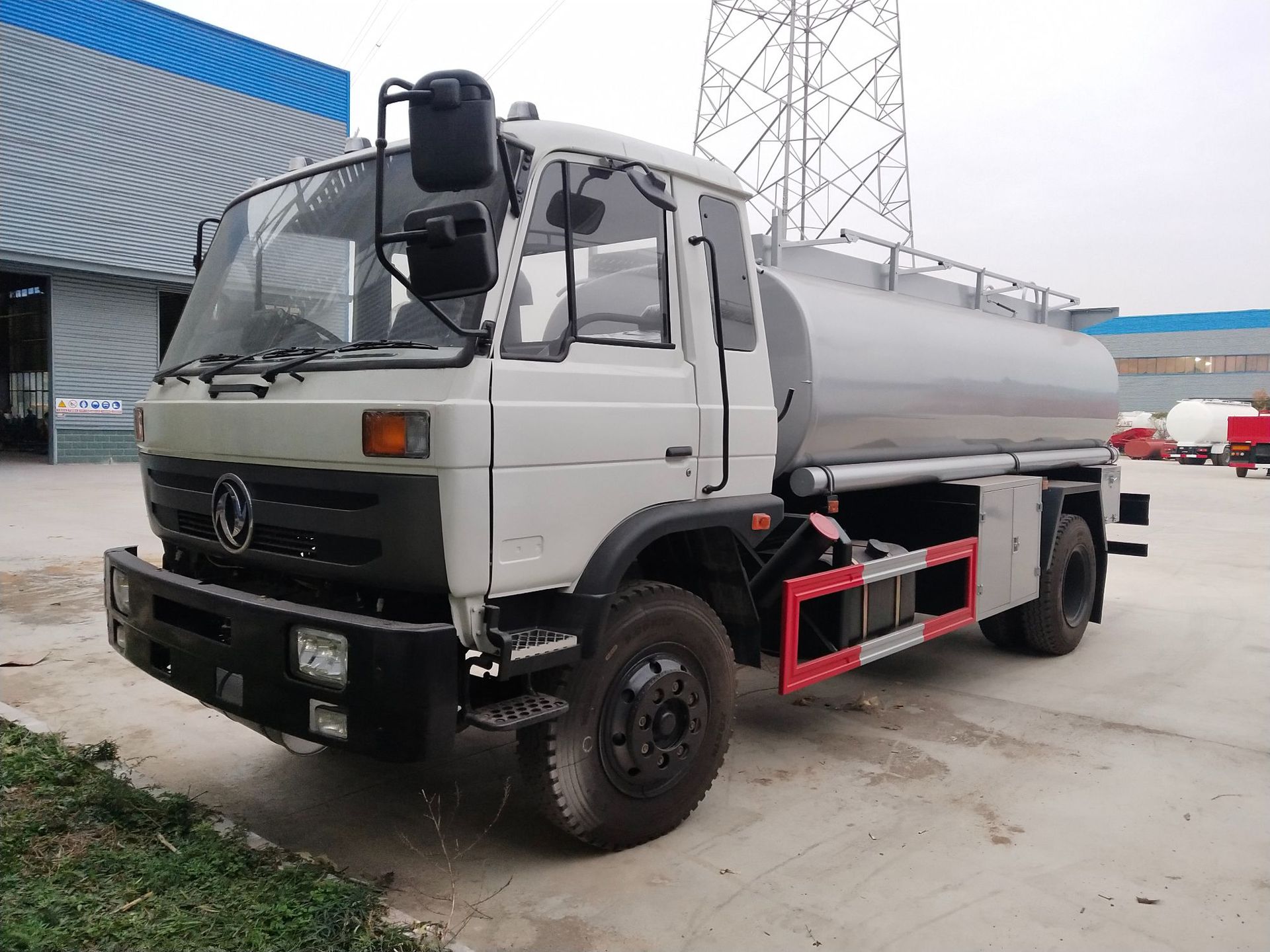 出口朝鲜10立方12立方东风153加油车 运油车 油罐车 运油半挂车