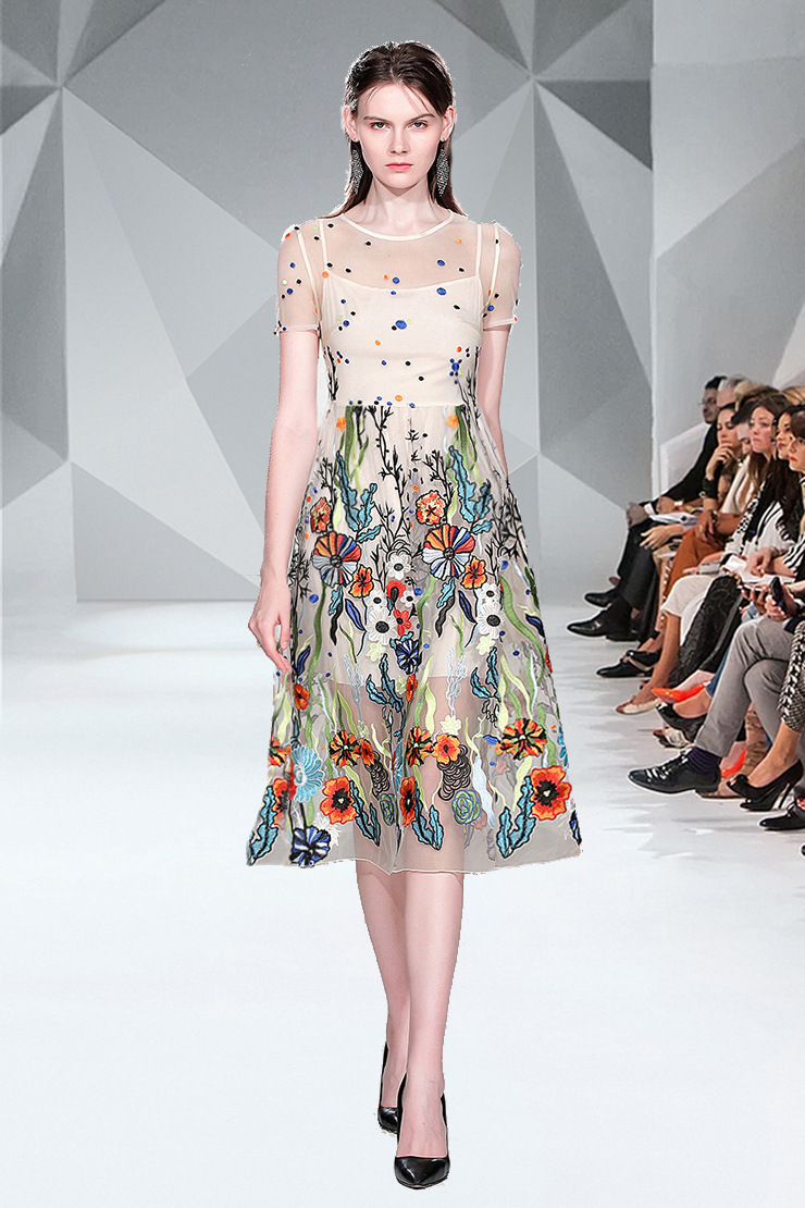 实拍现货9719#欧洲站t台走秀气质蕾丝重工显瘦刺绣网纱收腰连衣裙