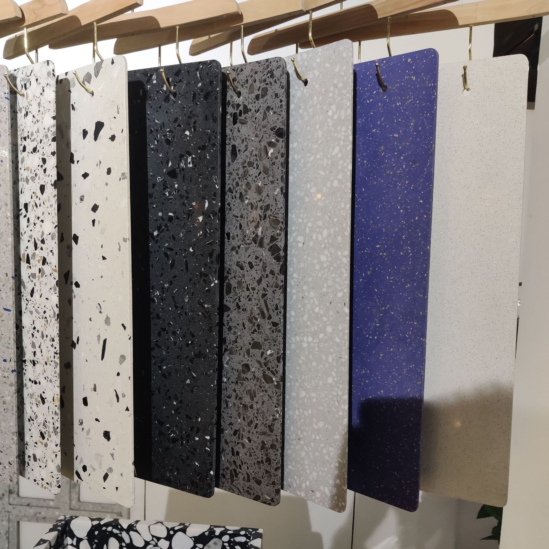 墨黑色人造无机水磨石薄板 水泥灰人造石颜色调制 蓝色石材桌面板
