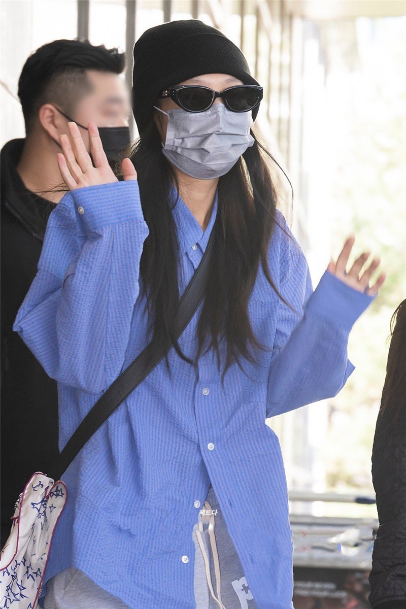 现货jennie金智*妮同款t韩国设计师字母logo条纹褶皱蓝色衬衫