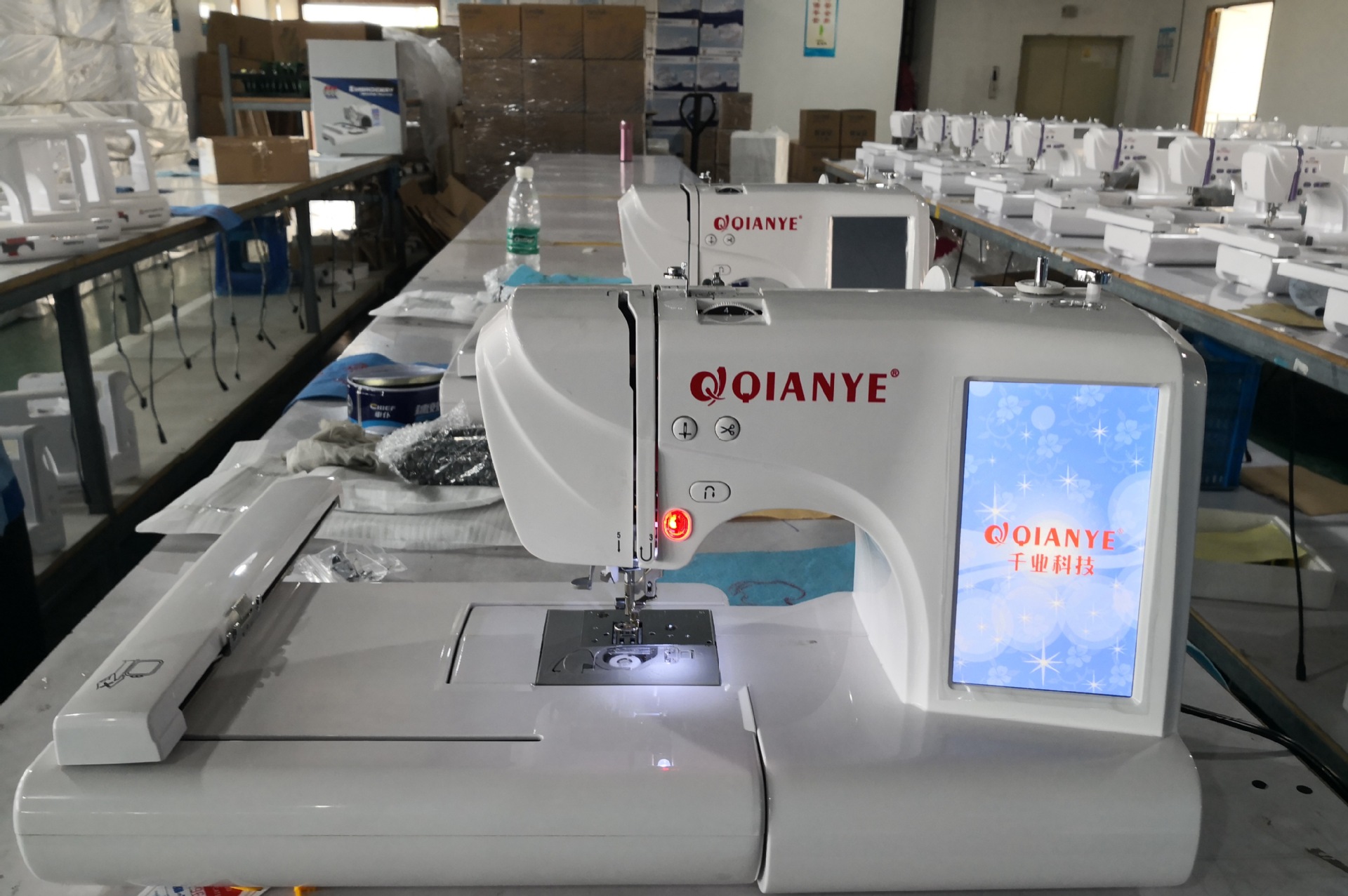 刺绣机 绣花机绣字机 家用缝绣一体机logosewing machine