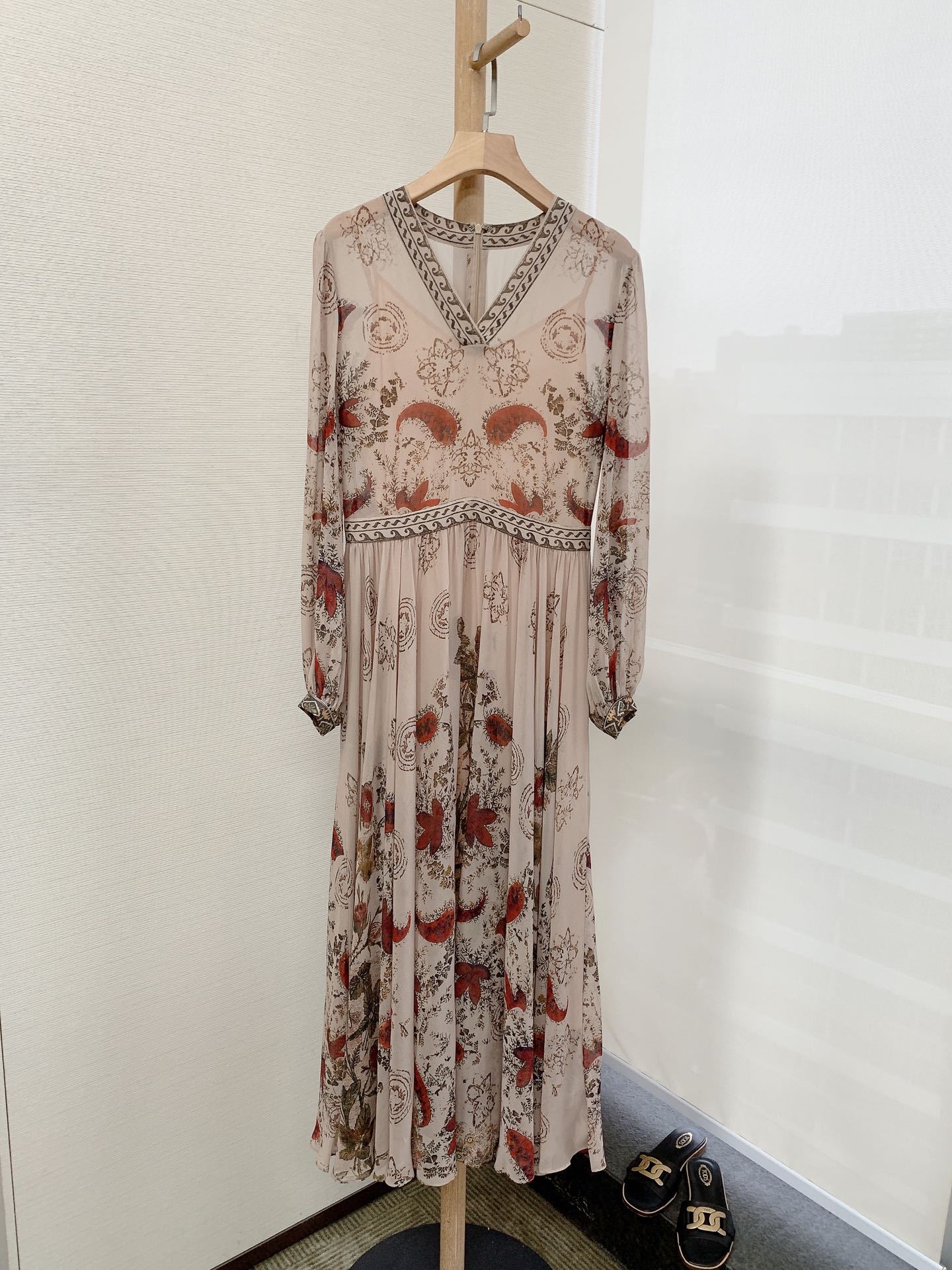 147h66ds~罗曼蒂克印花桑蚕丝两件套连衣裙0.35