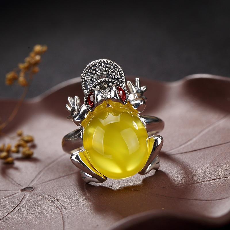 招财金蟾石榴石戒指女镀白金色镶仿红宝石黄绿玉髓潮人开口食指戒