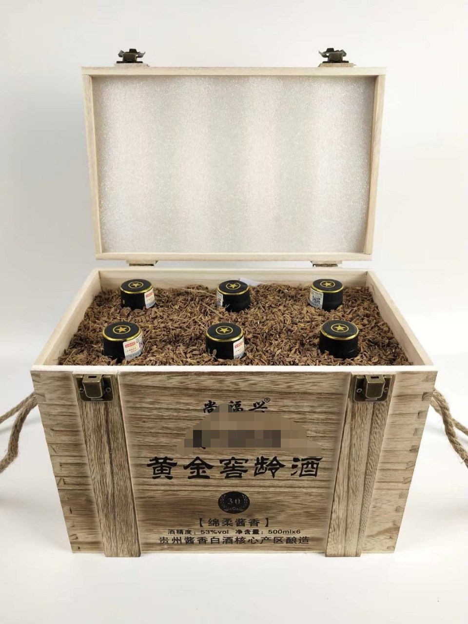 销售 黄金窖龄酒 木箱装 一件6瓶 53度酱香白酒