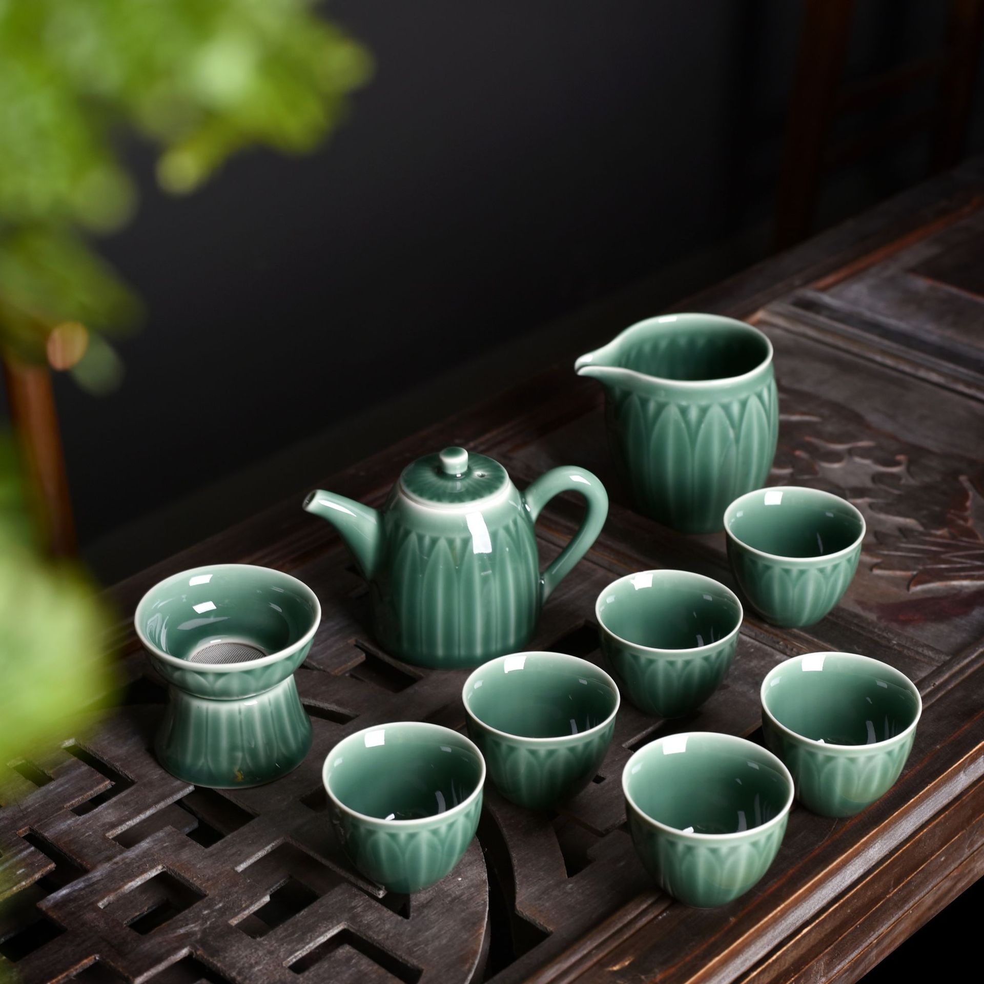 莲花青瓷茶具套装家用功夫茶杯盖碗小套家用陶瓷轻奢高档简约泡茶
