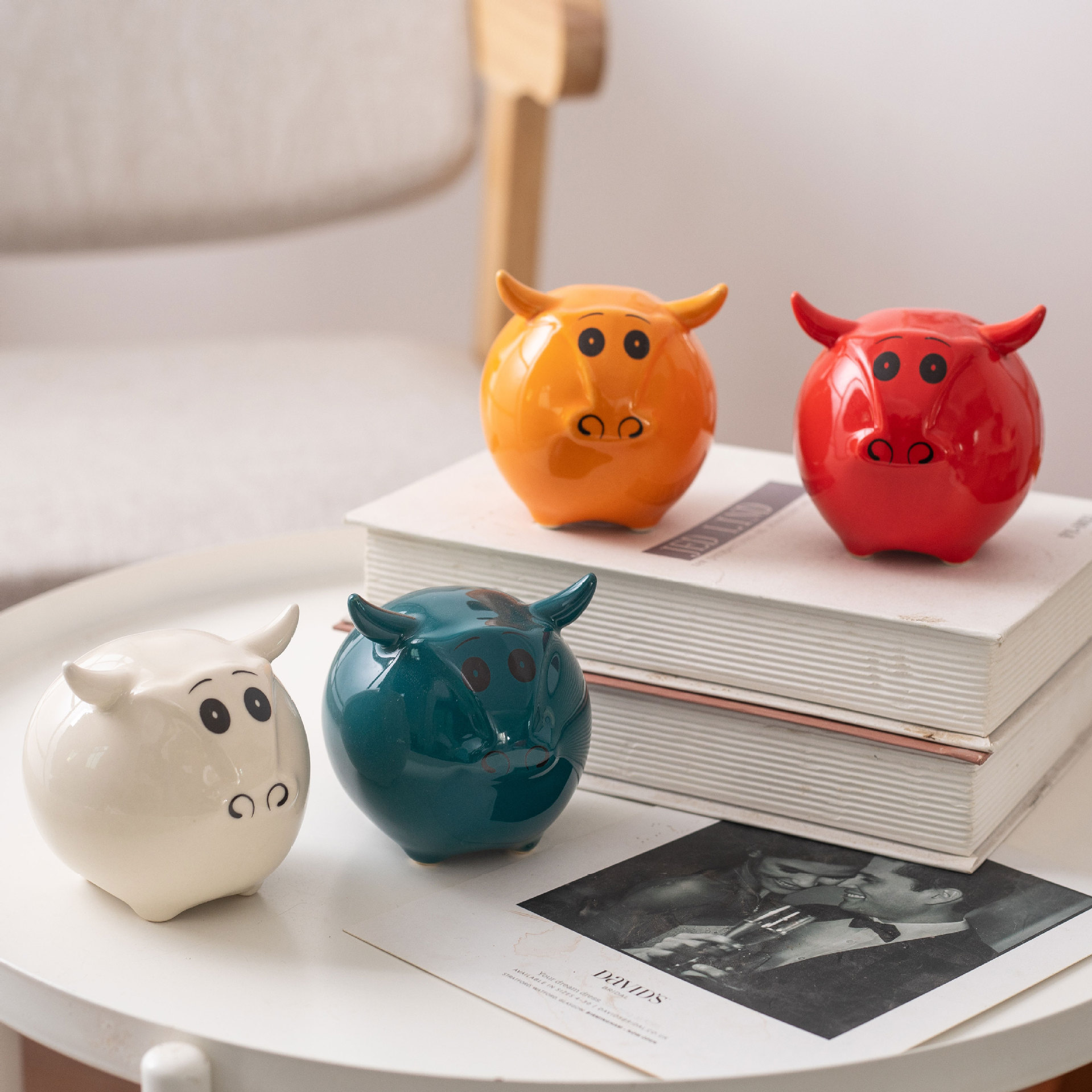 牛年吉祥物小牛存钱罐陶瓷摆件新年礼品工艺品节日活动广告赠送品