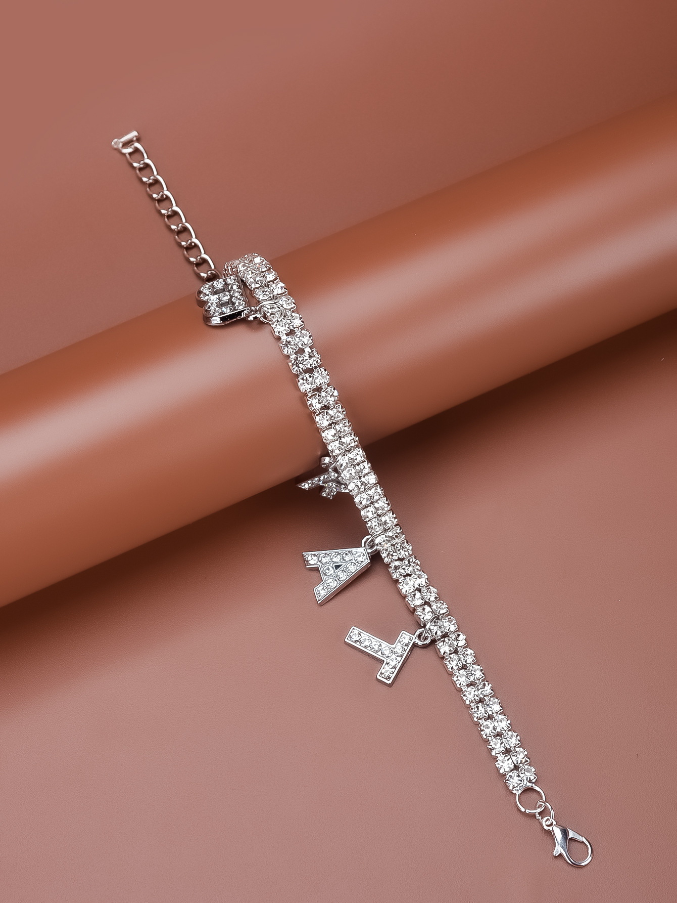 跨境电商热卖欧美流行手饰brat满钻女士个性百搭字母手链直播代发