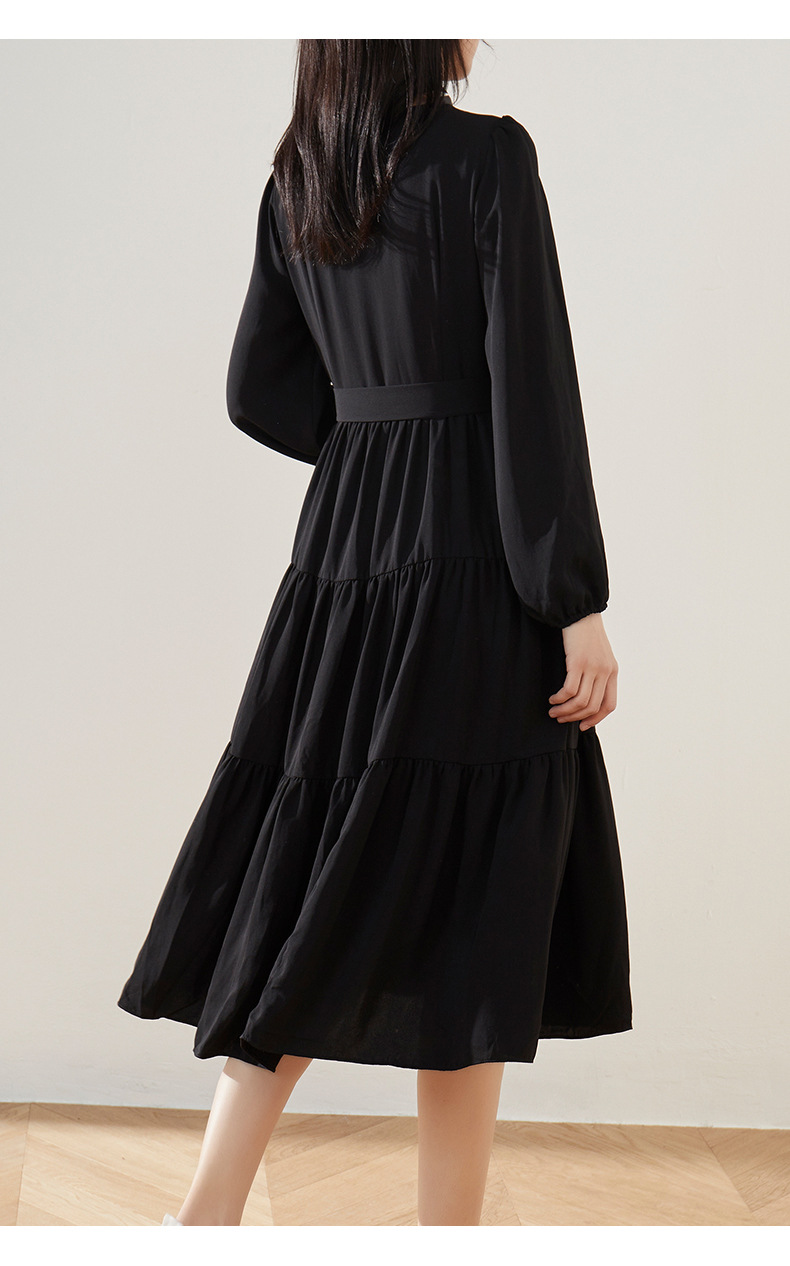 娅丽达v领黑色连衣裙女2022春季新款赫本风显瘦中长款裙子雪纺裙