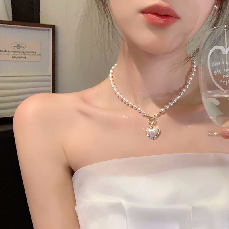 Ins Style High-Grade Light Luxury Pearl Necklace Love Hot Girl Beaded Clavicle Chain Female Temperament All-Match Accessories Wholesale