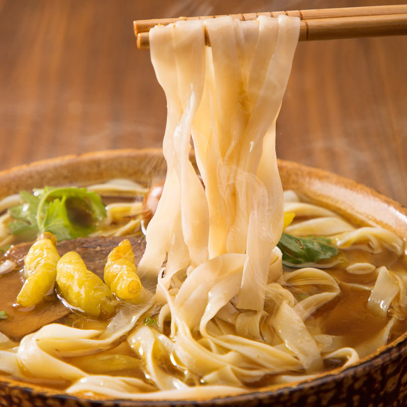 爆辣泡椒河粉神宫河粉泡椒河粉宽粉广东河粉速食河粉爆辣米粉