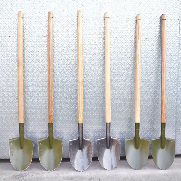 锰钢加长款龙炎a1小军锹205工兵锹户外探宝战备锹农用钢锹园艺铲