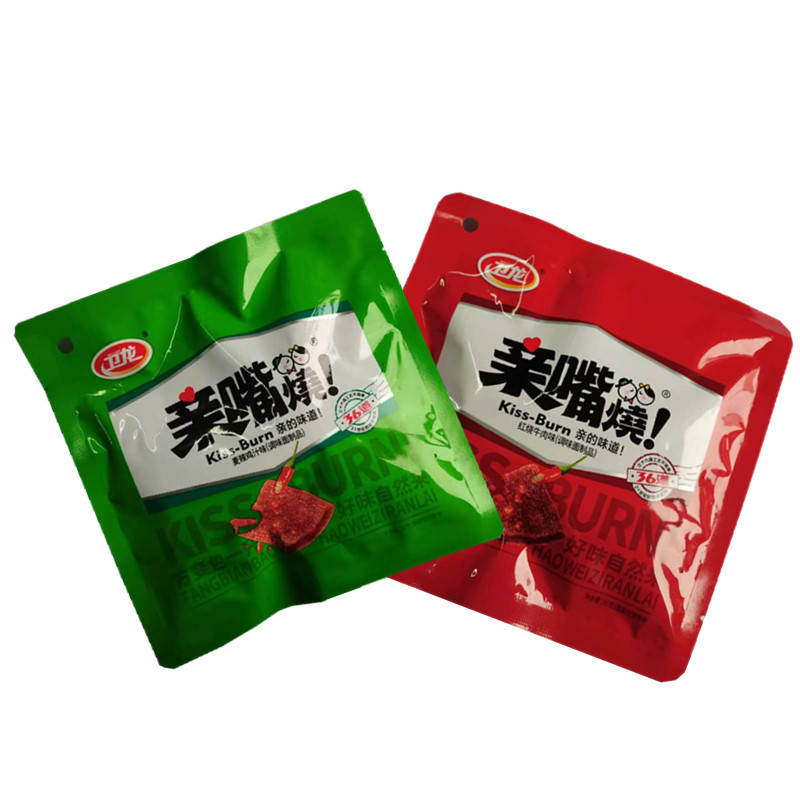 卫龙亲嘴烧90g袋装 辣条辣片麻辣条零食小吃供应现货现发休闲零食