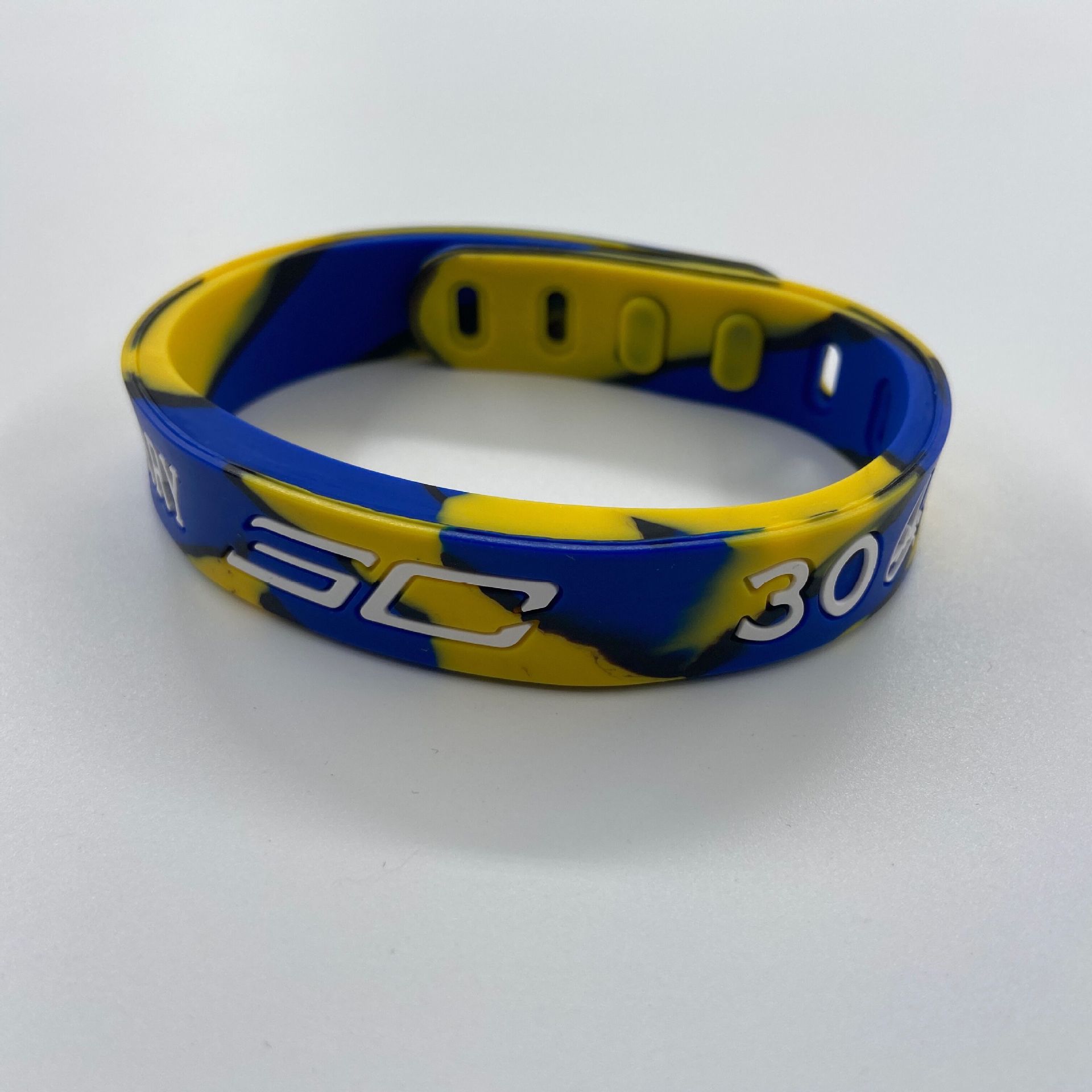 篮球手环nba球星纯硅胶双层可调节 詹姆斯库里签名运动手环现货