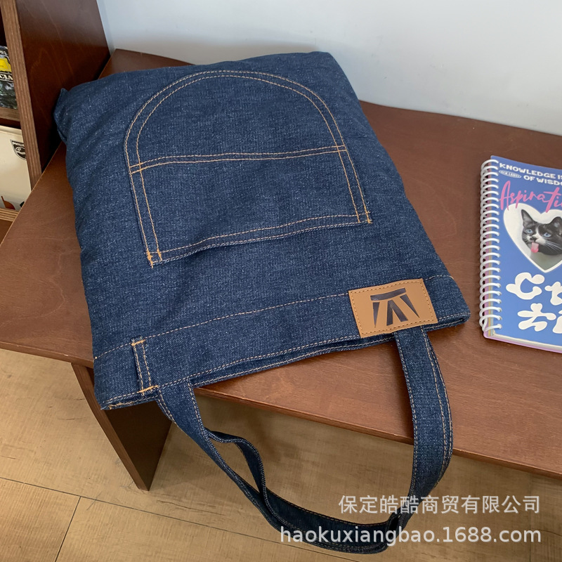 牛仔布包包女大容量2024新款慵懒大学生上课单肩高级感通勤托特包