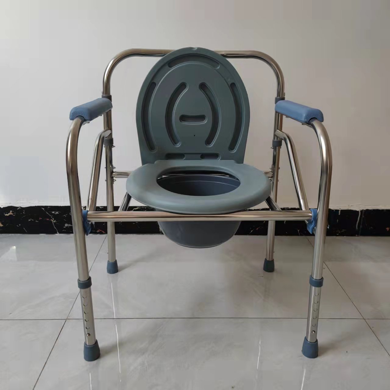 残疾人老年人坐便椅坐便器移动马桶孕妇家用坐便凳折叠座便椅加固