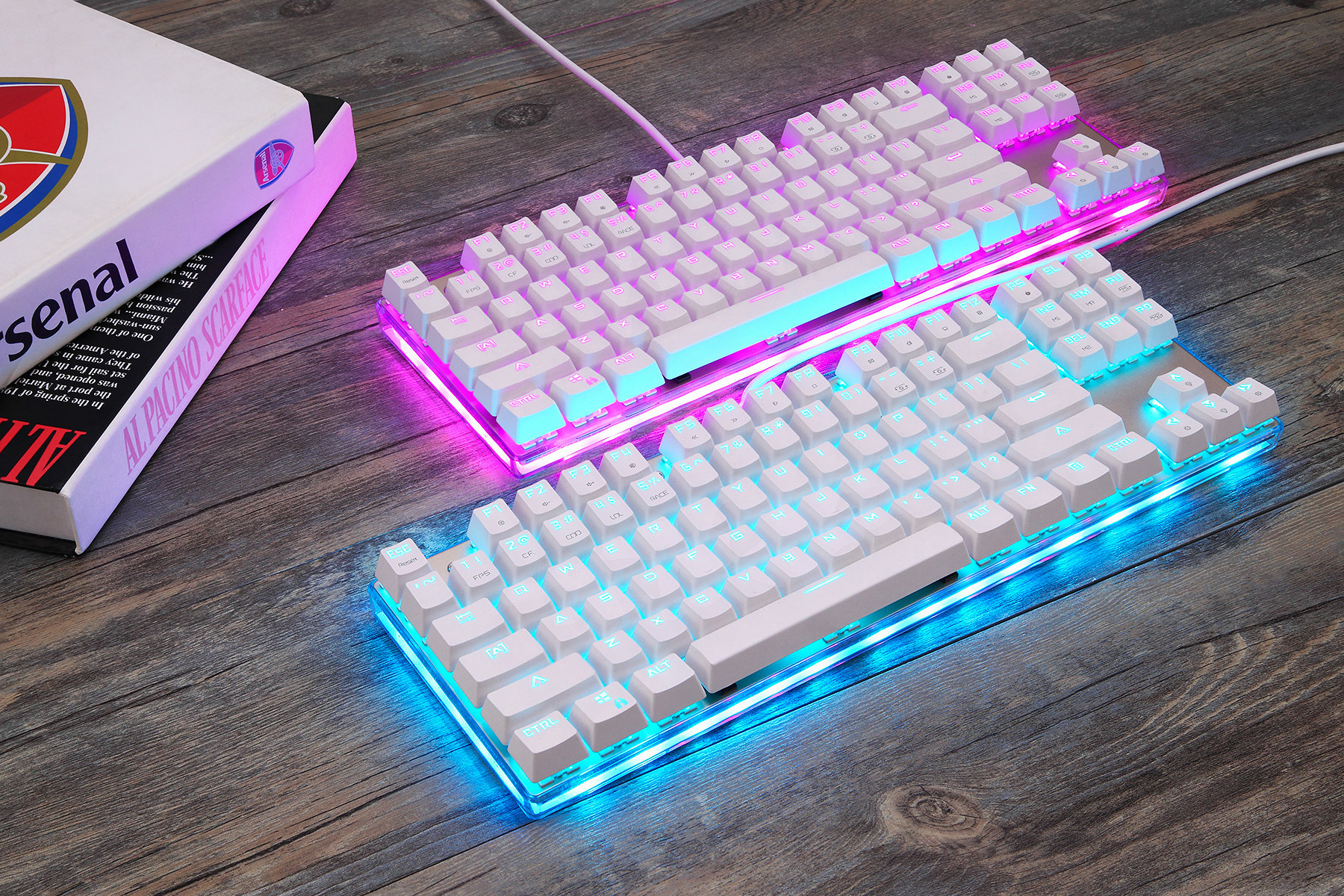 水晶发光机械键盘透明底盖rgb背光游戏全键无冲9种灯效彩光87键