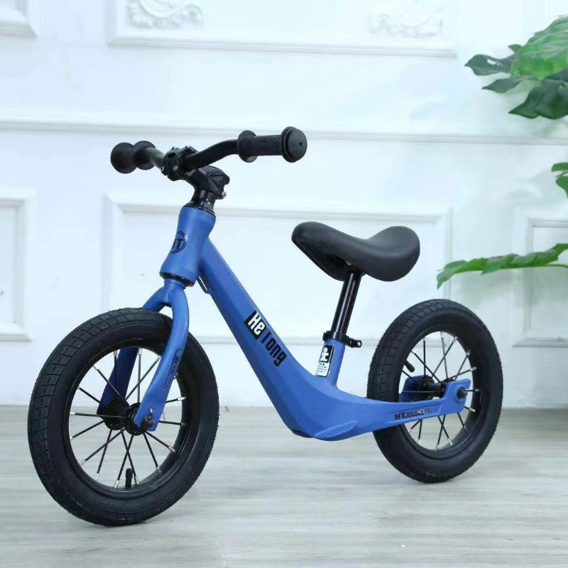 助力车平衡车儿童无脚踏滑步车 男女宝宝小孩滑行单车自行车现货