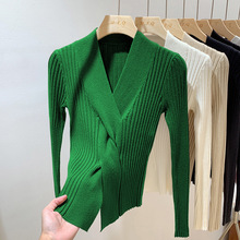 欧货设计感V领羊绒打底毛衣女秋冬短款针织上衣修身显瘦绿色小衫