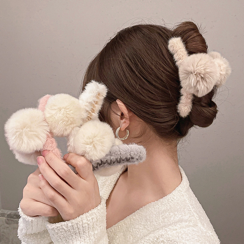 Plush Grip Autumn and Winter Large Hairy Hair Clips Back Head Hair Claws Hair Pins Coffee Color Korean Shark Clip Headdress Wholesale