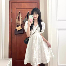 白色v领泡泡袖连衣裙女春夏法式小众设计感别致漂亮裙子