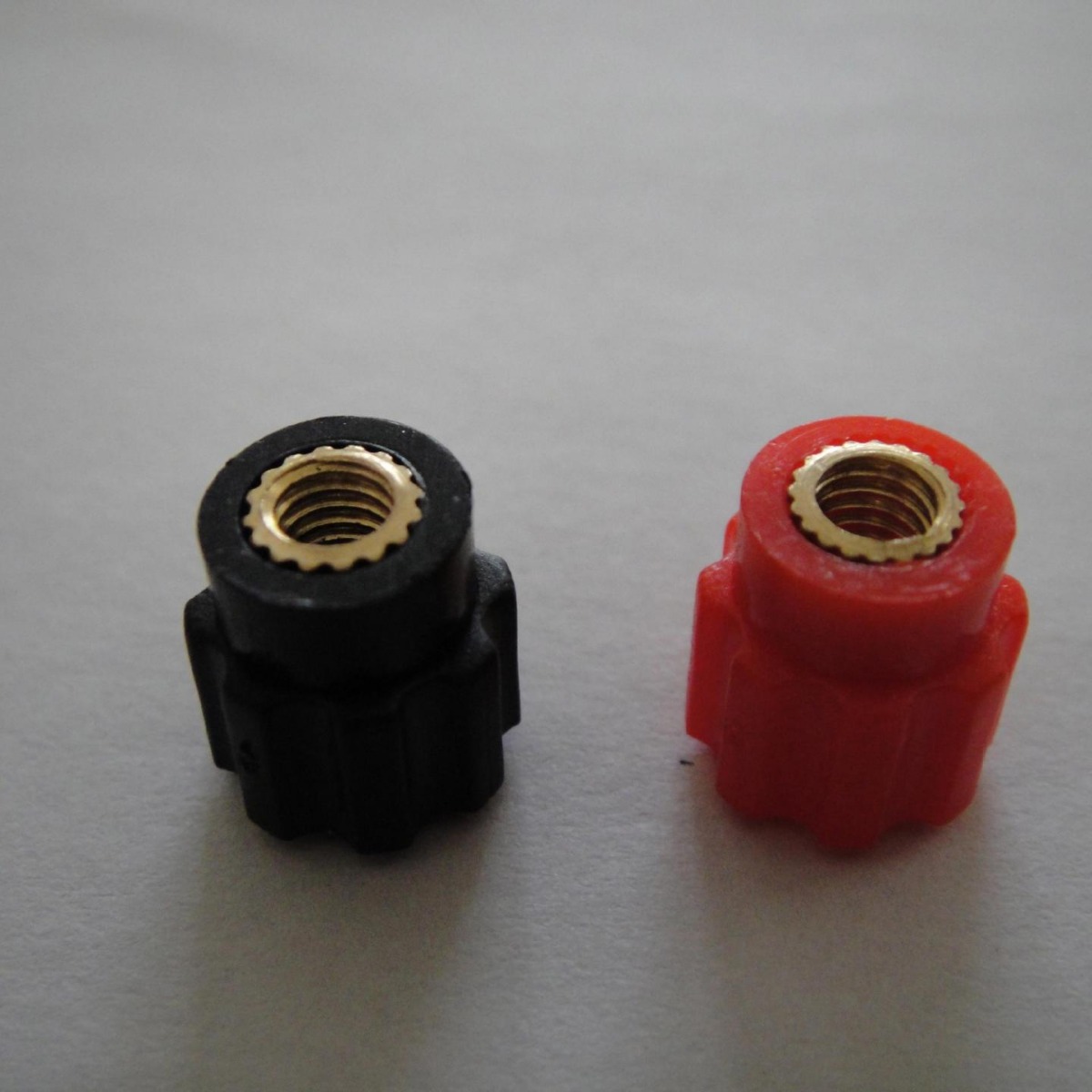 厂家低价直销接线柱M4接线帽M4压线帽900型接线帽900型压线帽