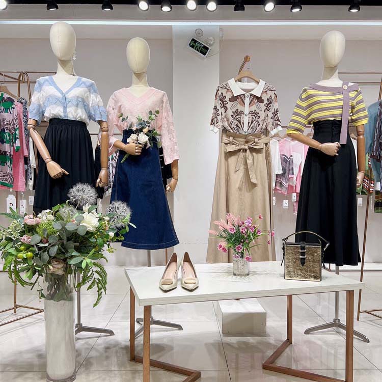 花雨伞22夏连衣裙品牌折扣女装走份尾货品牌撤柜服装尾货杭州女装