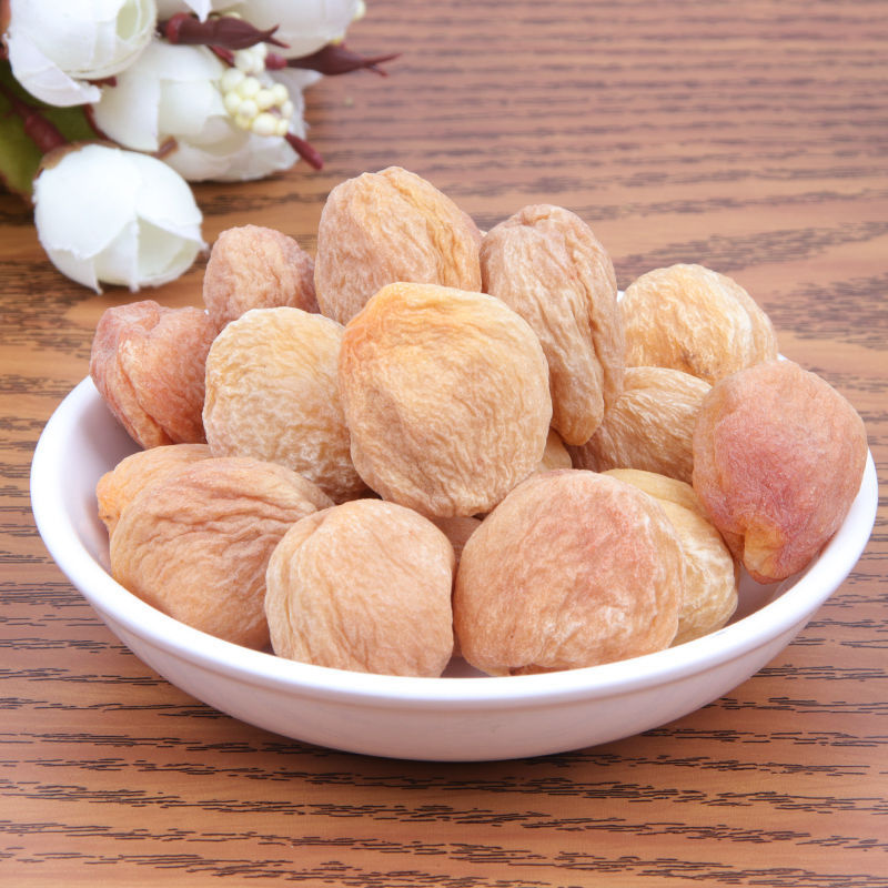 新货新疆库车小白杏干树上干杏甜杏脯果脯休闲零食