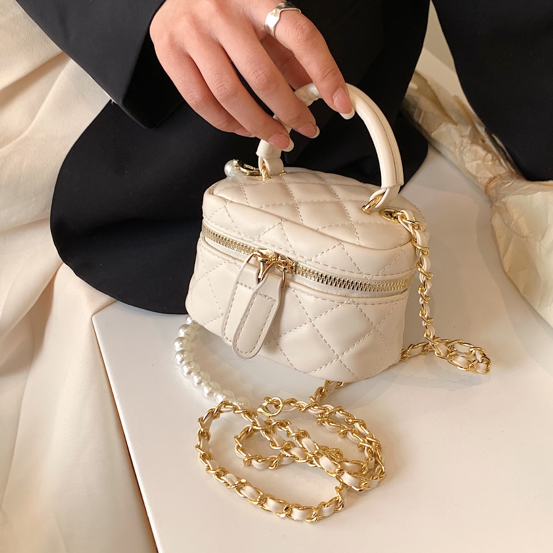 Pearl Box Bag 2023 New Fashion Mini Portable Ins Versatile Chain Lipstick Pack Diamond Crossbody Bag