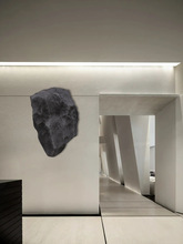空中玻璃钢造景观悬浮夹缝吊挂墙上装饰室内创意摆件玄关石头