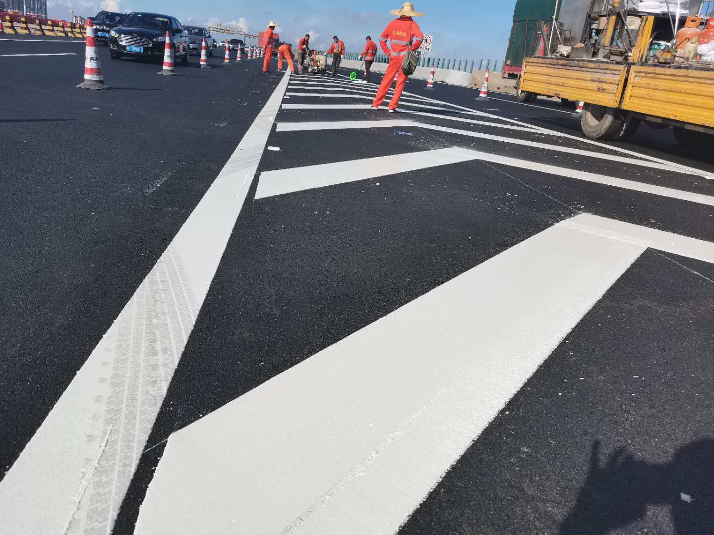 道路热熔标线涂料 机动车道路反光漆 马路划线漆【反光度250】