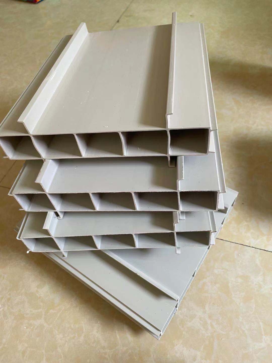 厂家批发pvc结构拉缝板竖向大量现货供应优质结构拉缝板铝膜配套.