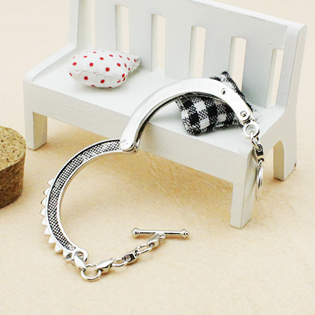 exo 金俊勉金俊绵守护小哥哥国民教堂哥哥suho银色爱心手铐手镯