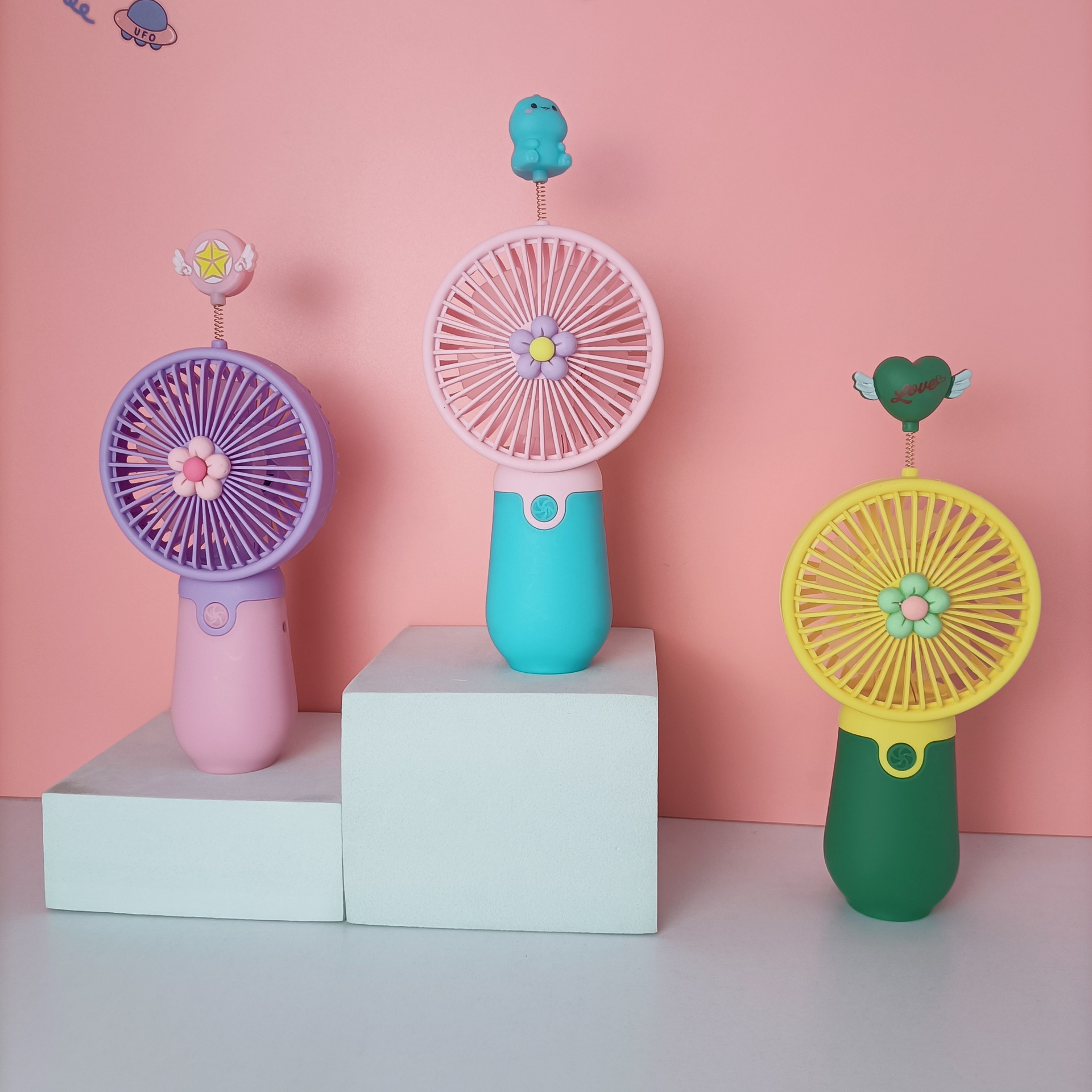 创意可爱迷你摇摇七彩灯风扇usb充电便携卡通儿童小风扇夏季礼品