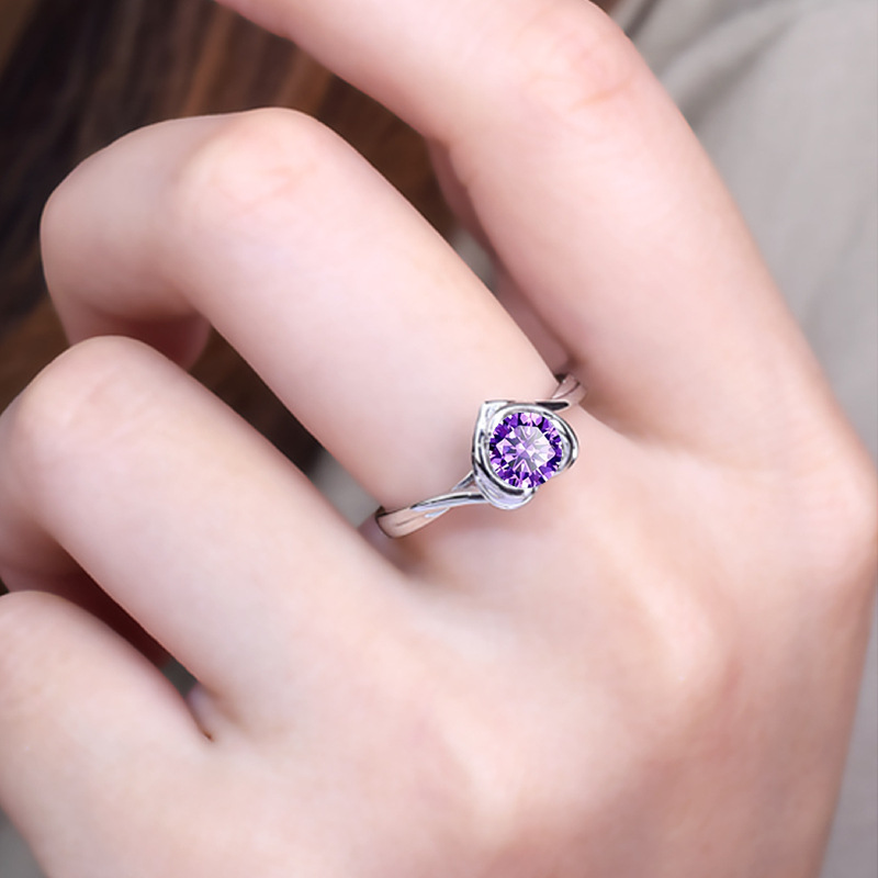 爱心镶钻戒指仿莫桑石戒指 镀18k白金钻戒扭臂爱意桃心形秀气婚戒