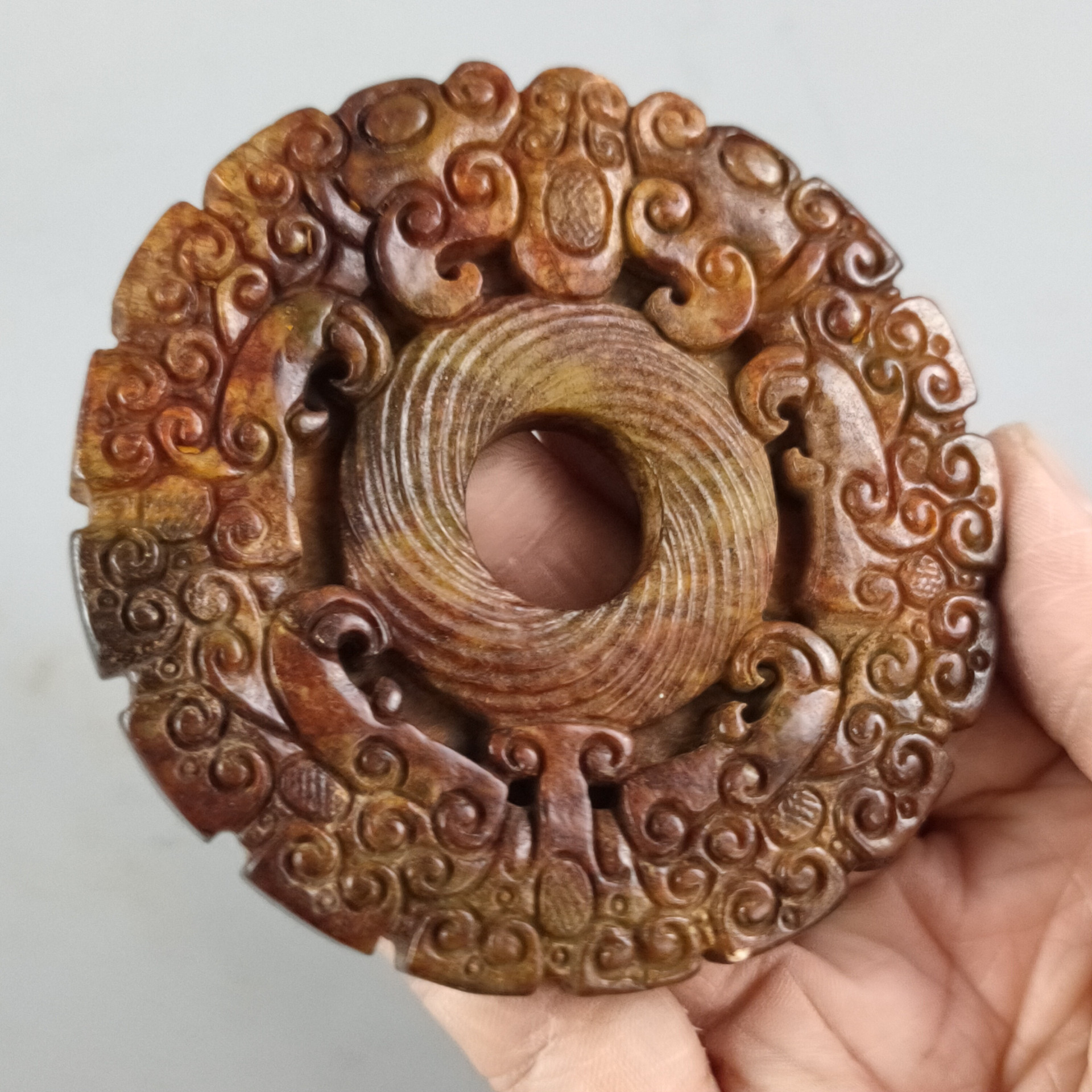 玉器仿古岫玉做旧复古工艺品双面工瑞兽玉璧摆件手把件