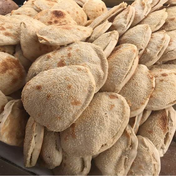 河北保定特产芝麻烧饼火烧博野安国蠡县望都顺平吊炉烧饼锯末烤制