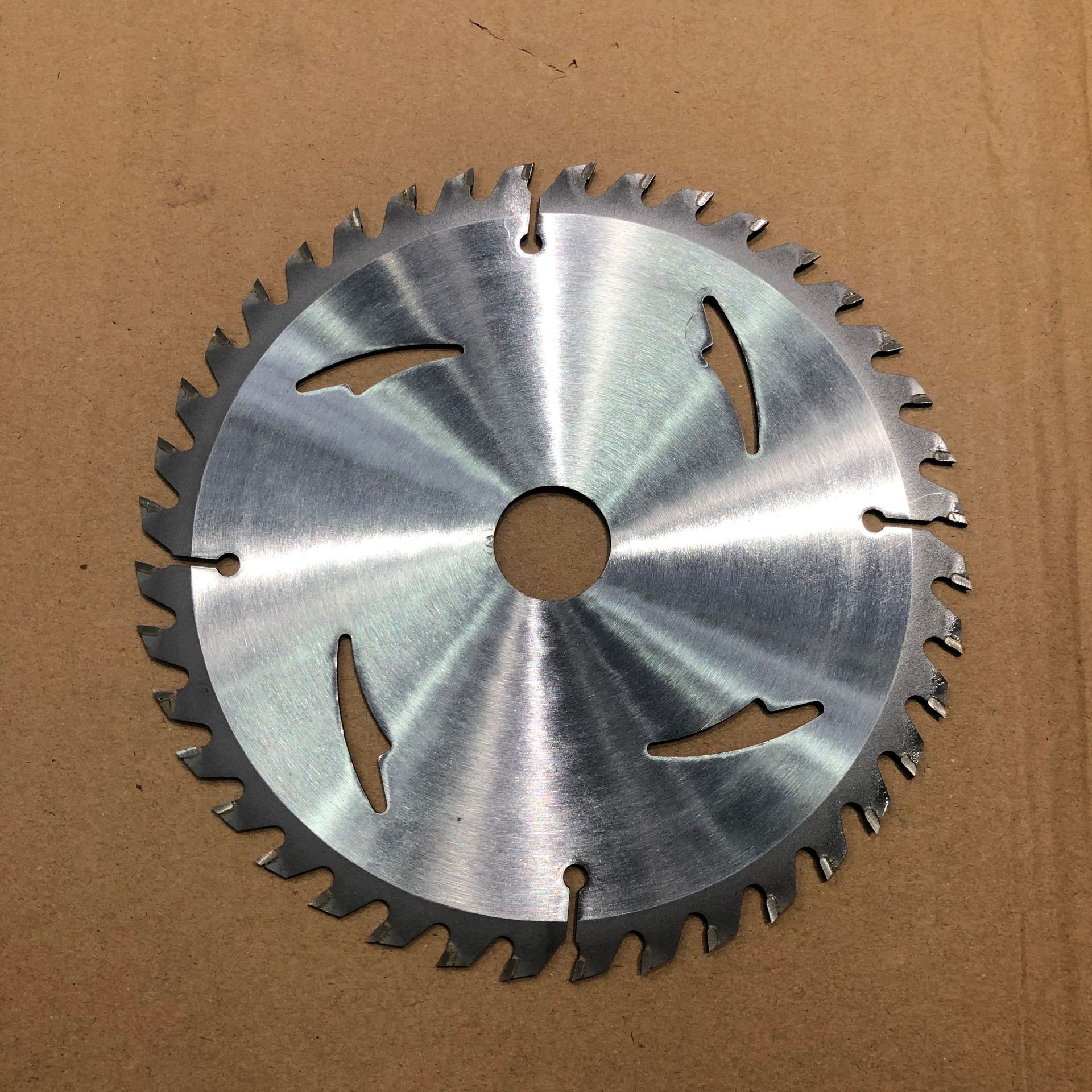 7寸专业级木工锯片切割片硬质合金锯片圆刀片 电动工具配件